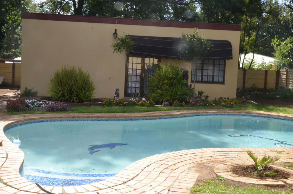 Maple Guest House Pretoria Bagian luar foto