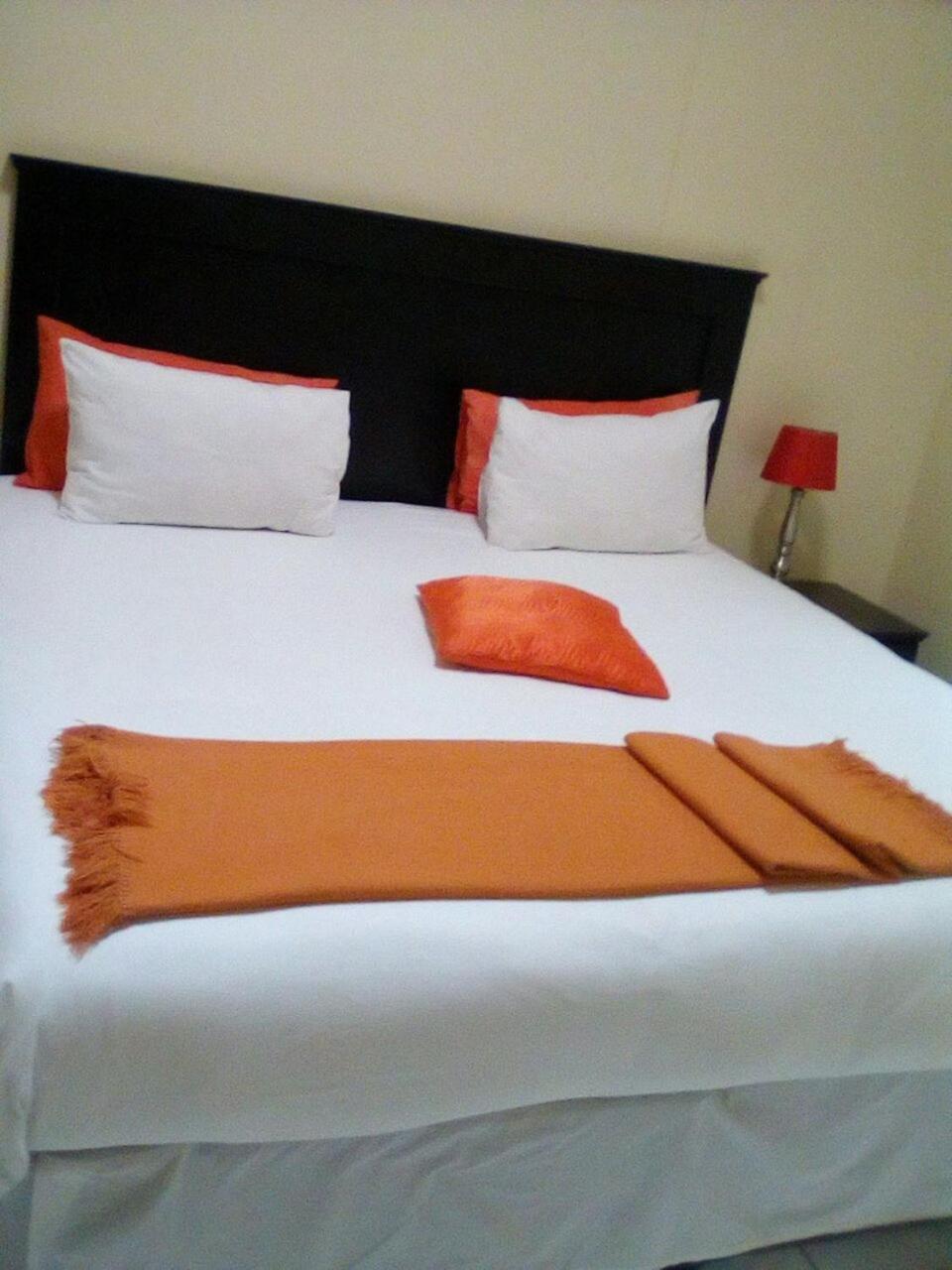 Maple Guest House Pretoria Bagian luar foto