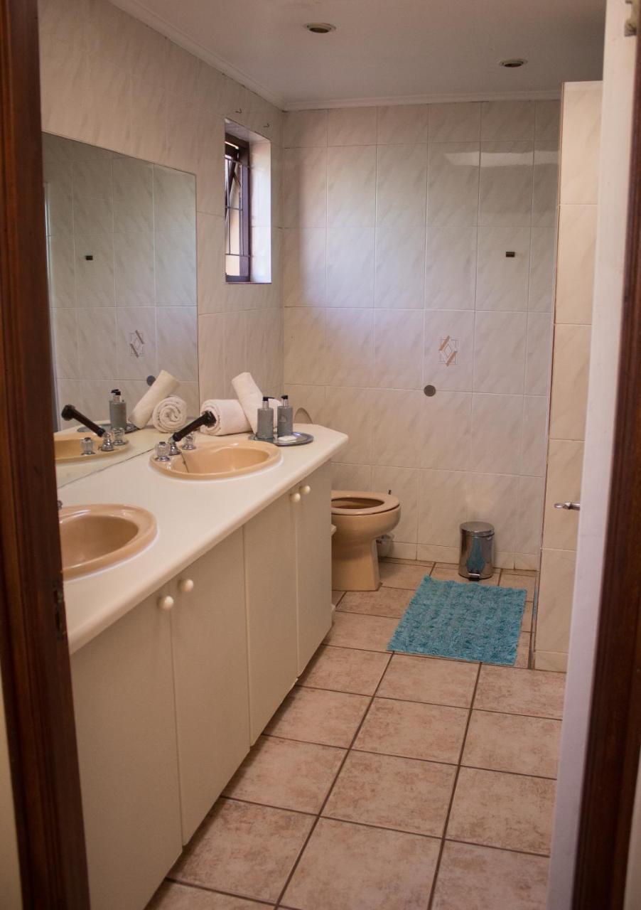 Maple Guest House Pretoria Bagian luar foto